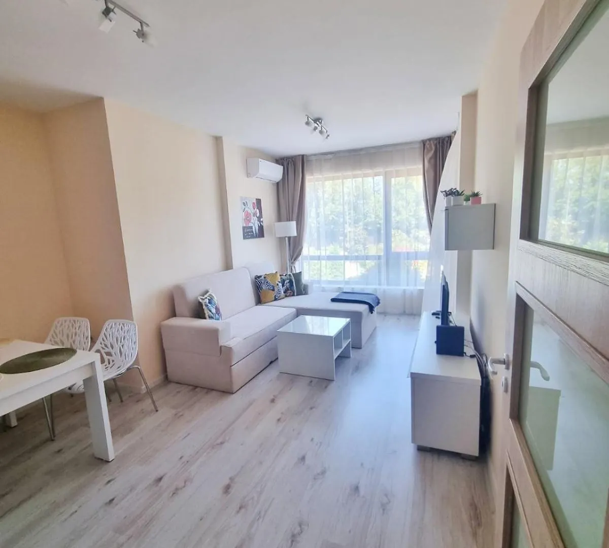 Varna South Bay - Monk Apartment 0*,  Bulgarie